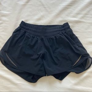 Lululemon black hotty hot short 2.5”